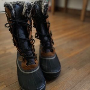 SOLD - Snow Boots